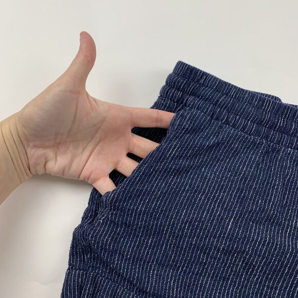 Old Navy Dark Pinstripe Linen Blend Pull On Shorts S - Picture 2 of 5